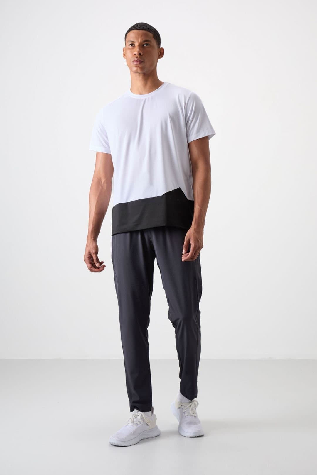 Tommy Life Tommy Life Men's Straight-leg Seamless Sweatpants in Charcoal