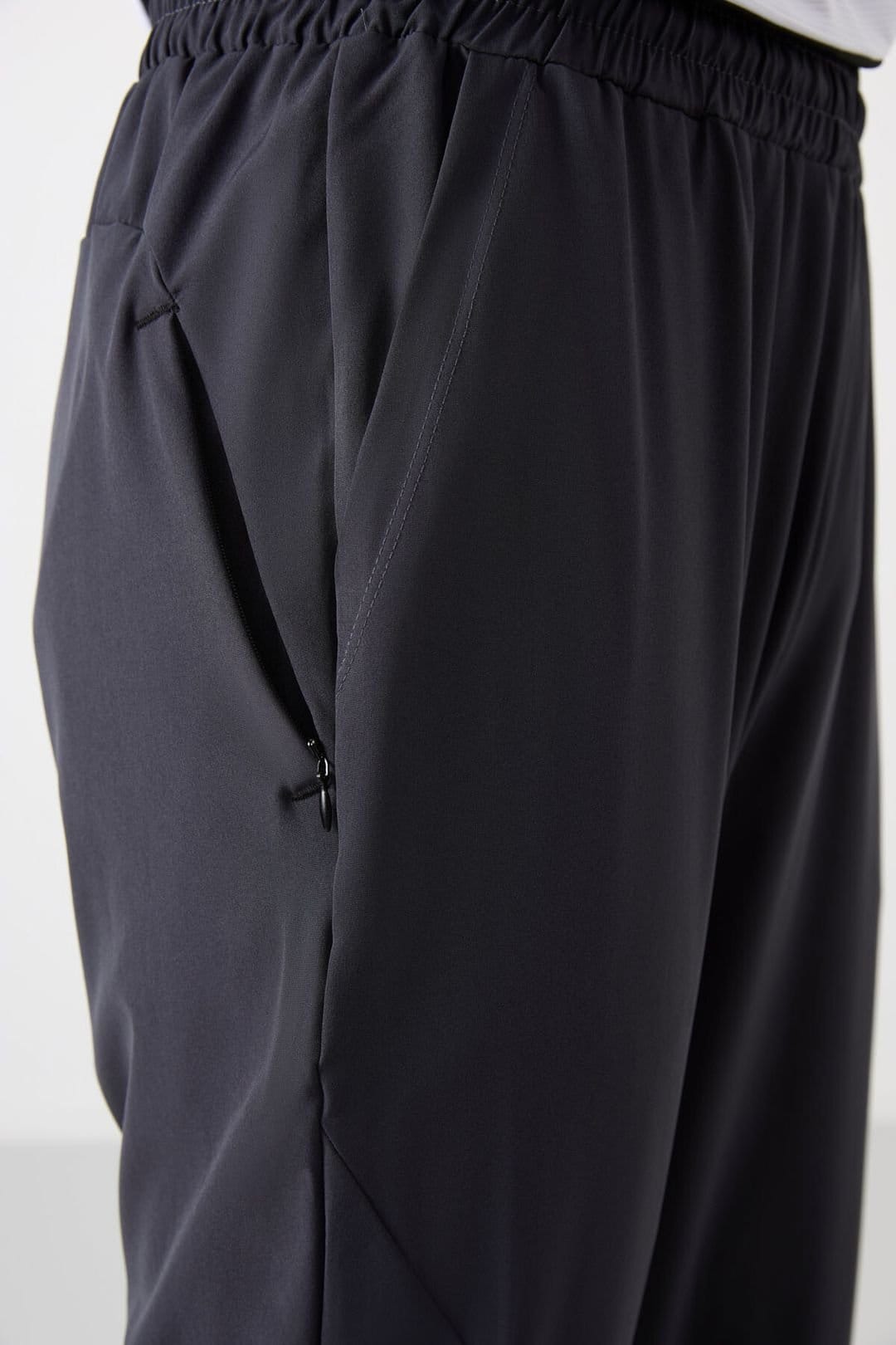 Tommy Life Tommy Life Men's Straight-leg Seamless Sweatpants in Charcoal - 4