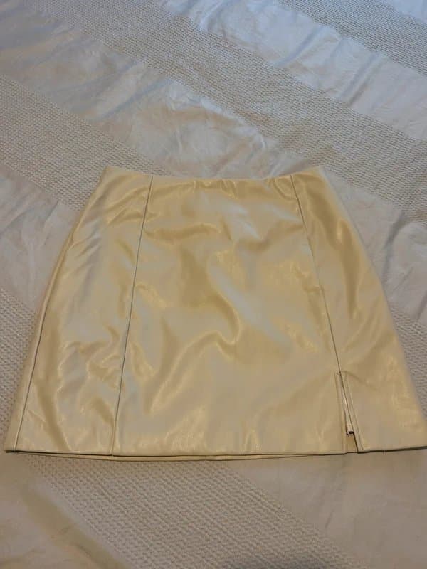 New Look Women’s petite faux leather skirt