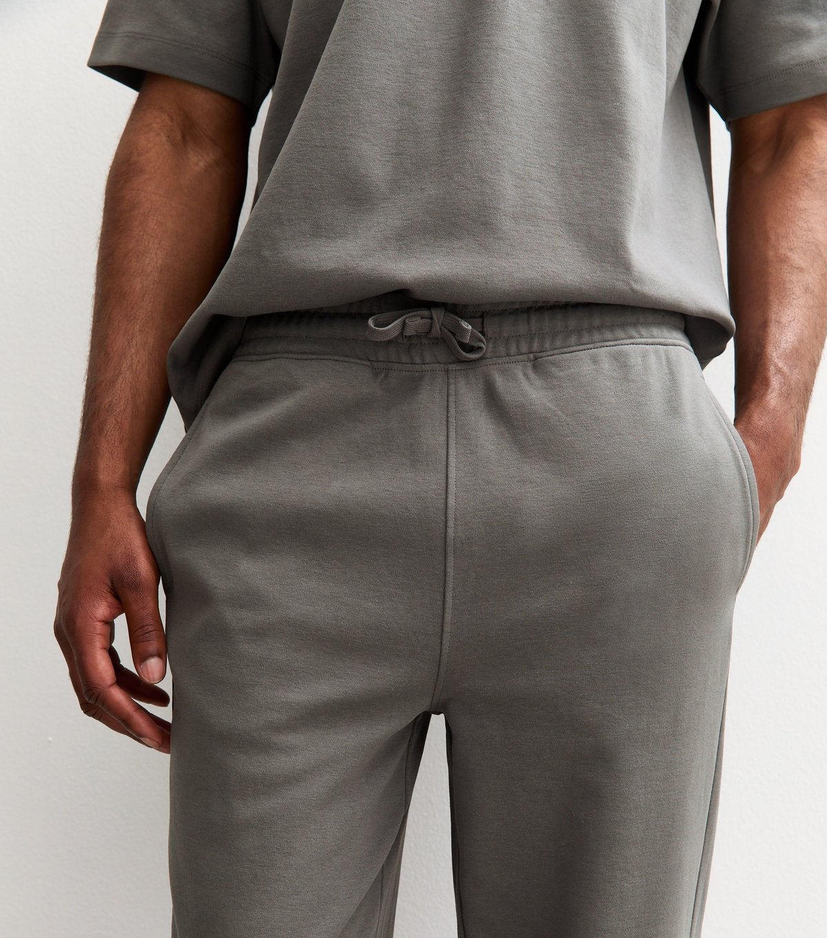 New Look Men's Grey Relaxed Panelled Straight Leg Joggers New Look - 2