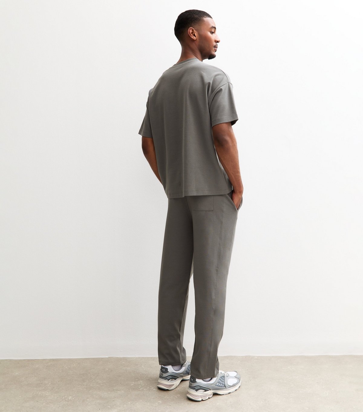 New Look Men's Grey Relaxed Panelled Straight Leg Joggers New Look - 4