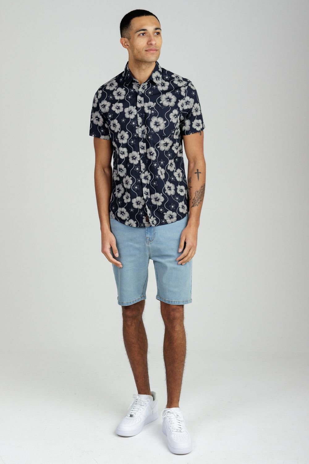 Tokyo Laundry Tokyo Laundry Men's Cotton Poplin Button-Up Shirt with Abstract Floral Print in Navy - 3