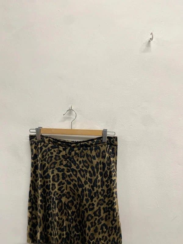 Zara Gorgeous zara leopard midaxi Satin look skirt UK 8 RG020