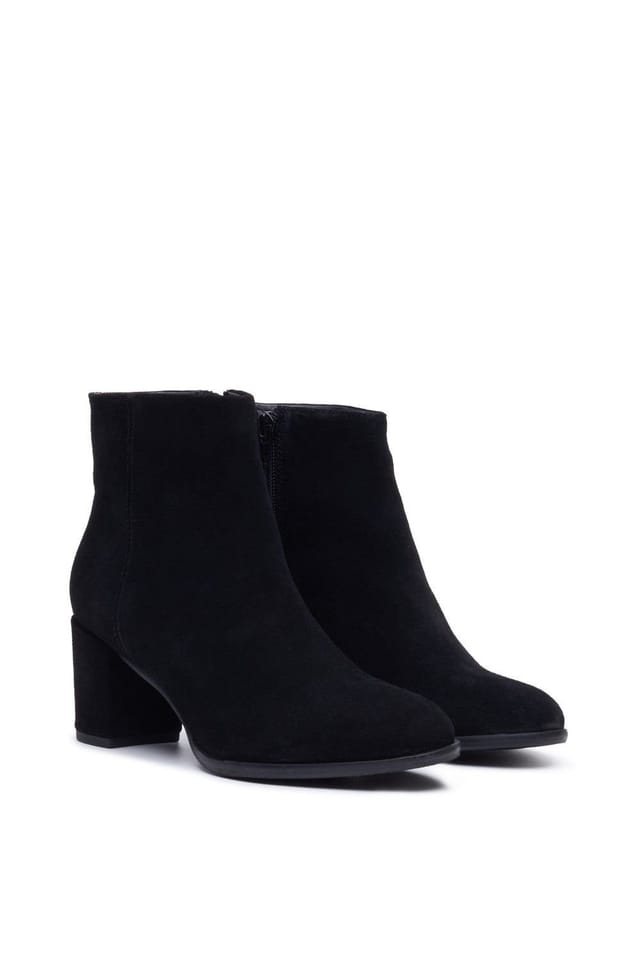 Hush Puppies Hush Puppies Women's Claridy Suede Boot in Black - 3