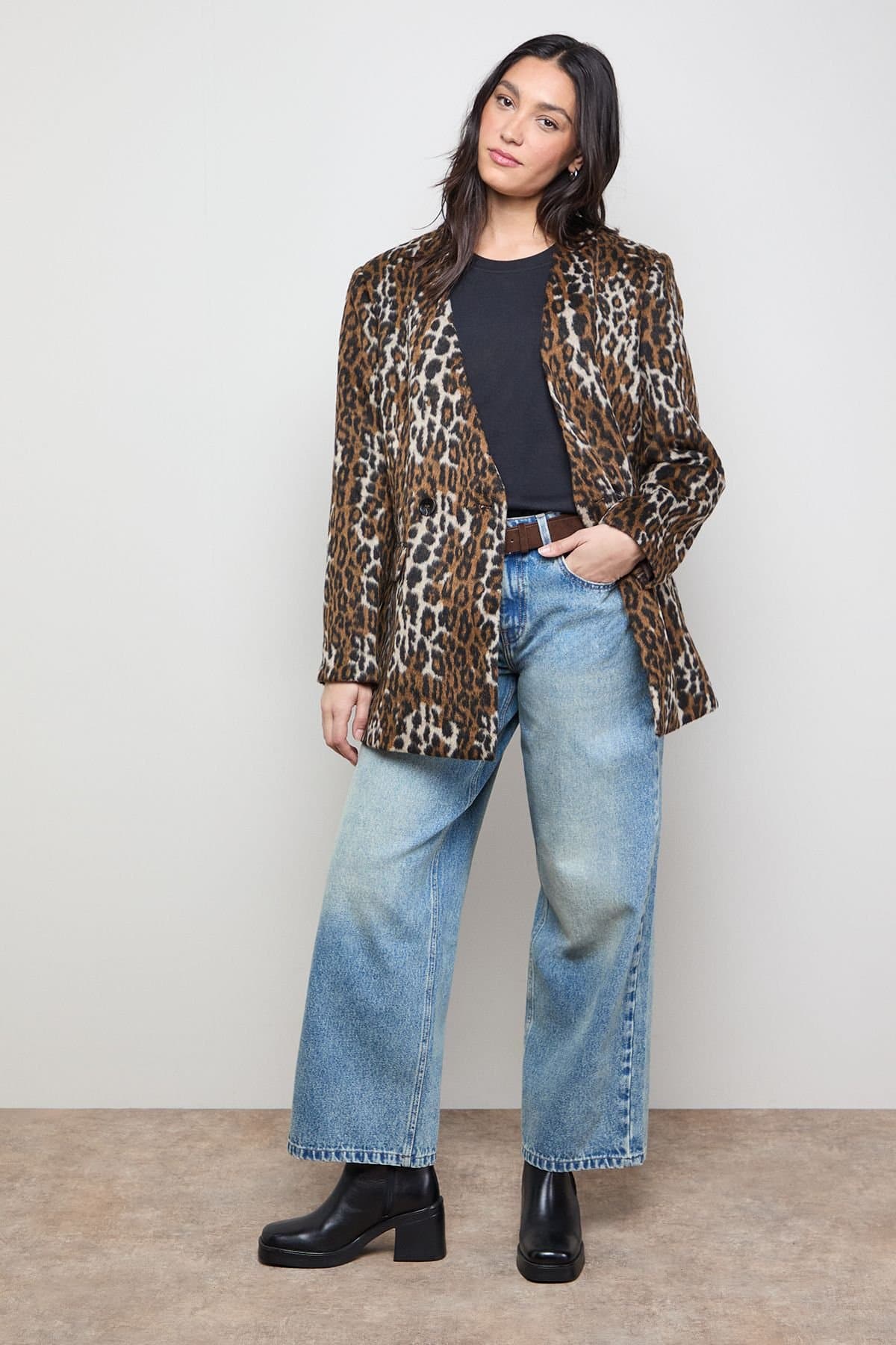 Oasis Oasis Women's Collarless Blazer Coat in Animal