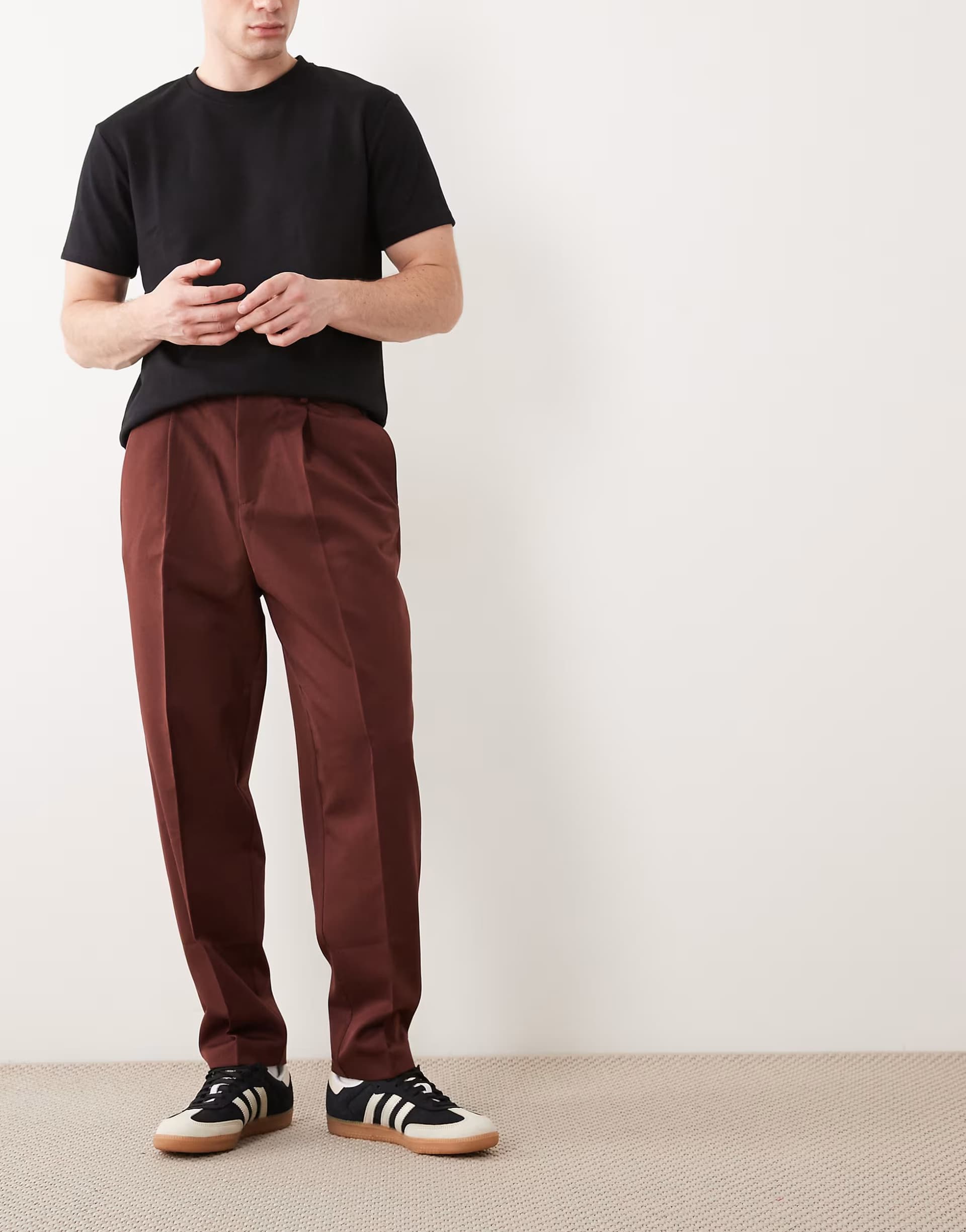 ASOS ASOS DESIGN smart pleated relaxed tapered trousers in burgundy