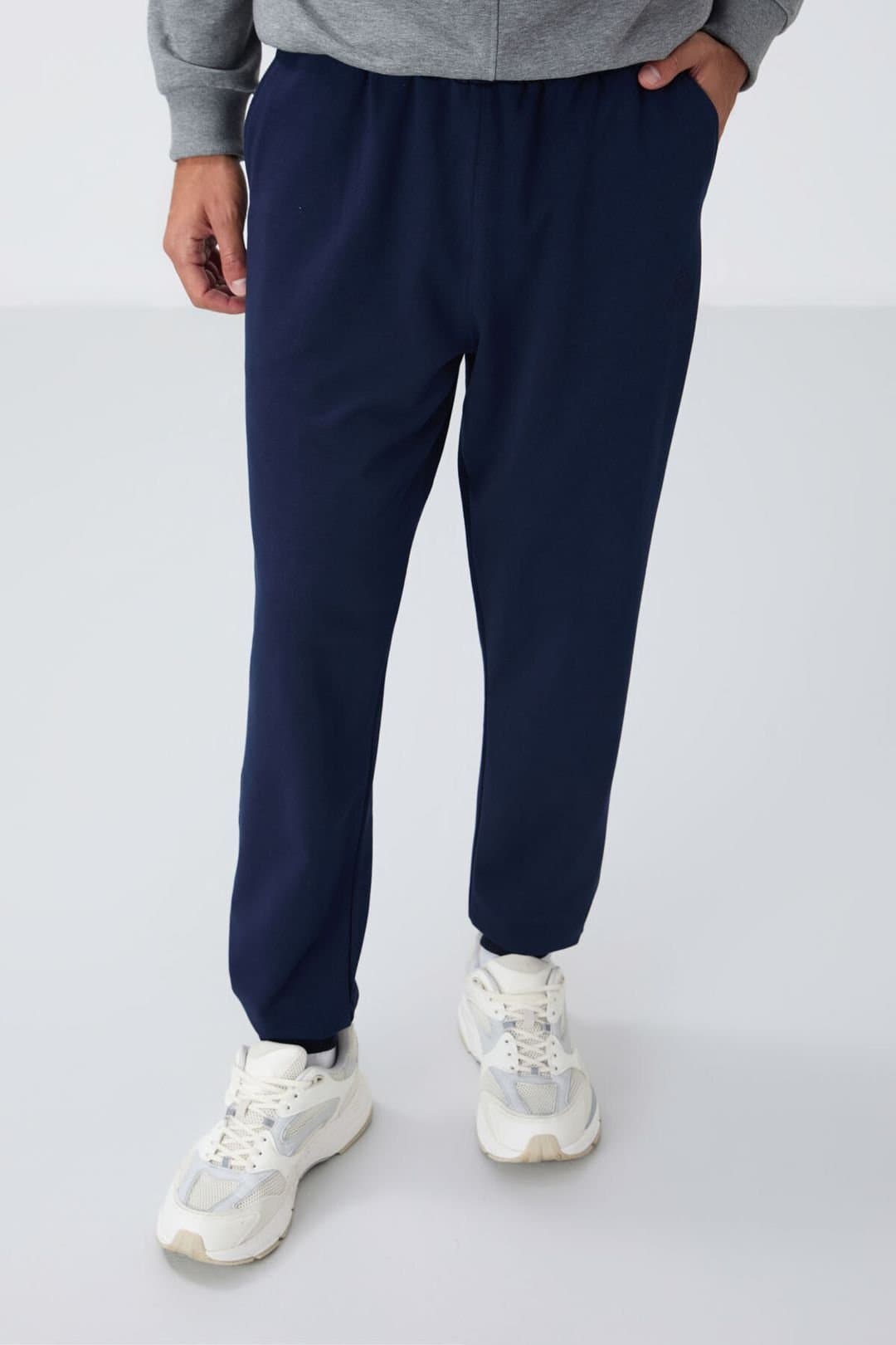 Tommy Life Tommy Life Men's Solid Fleece Sweatpants in Navy