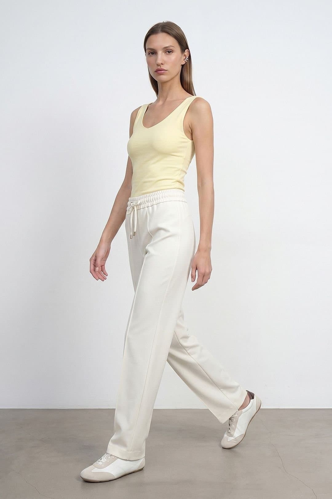 Dilvin Dilvin Women's Straight-leg Crepe Trousers With Drawstring Waist in Off-White