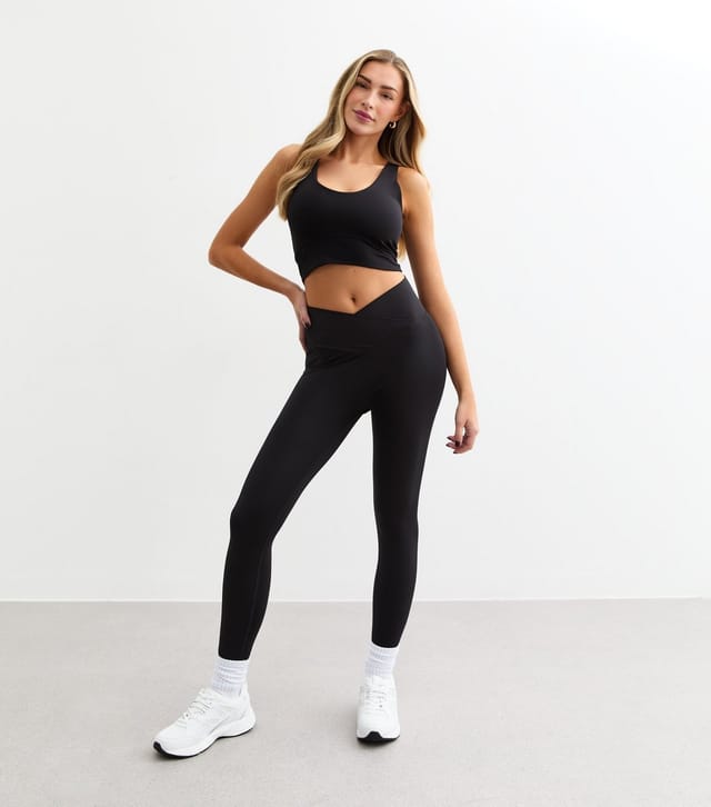 Rise Women's by Zara McDermott Black Active Scoop Neck Vest Rise New Look - 3