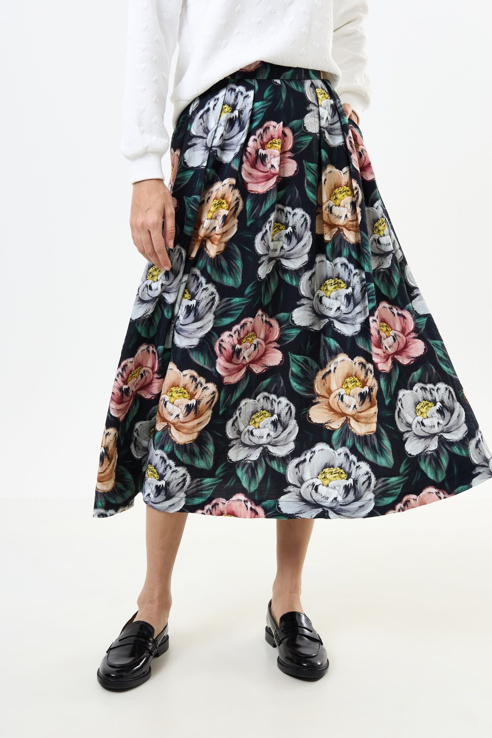 Louche Louche Women's Lizea Peonies Print Pleated Midi Skirt - Black - 3