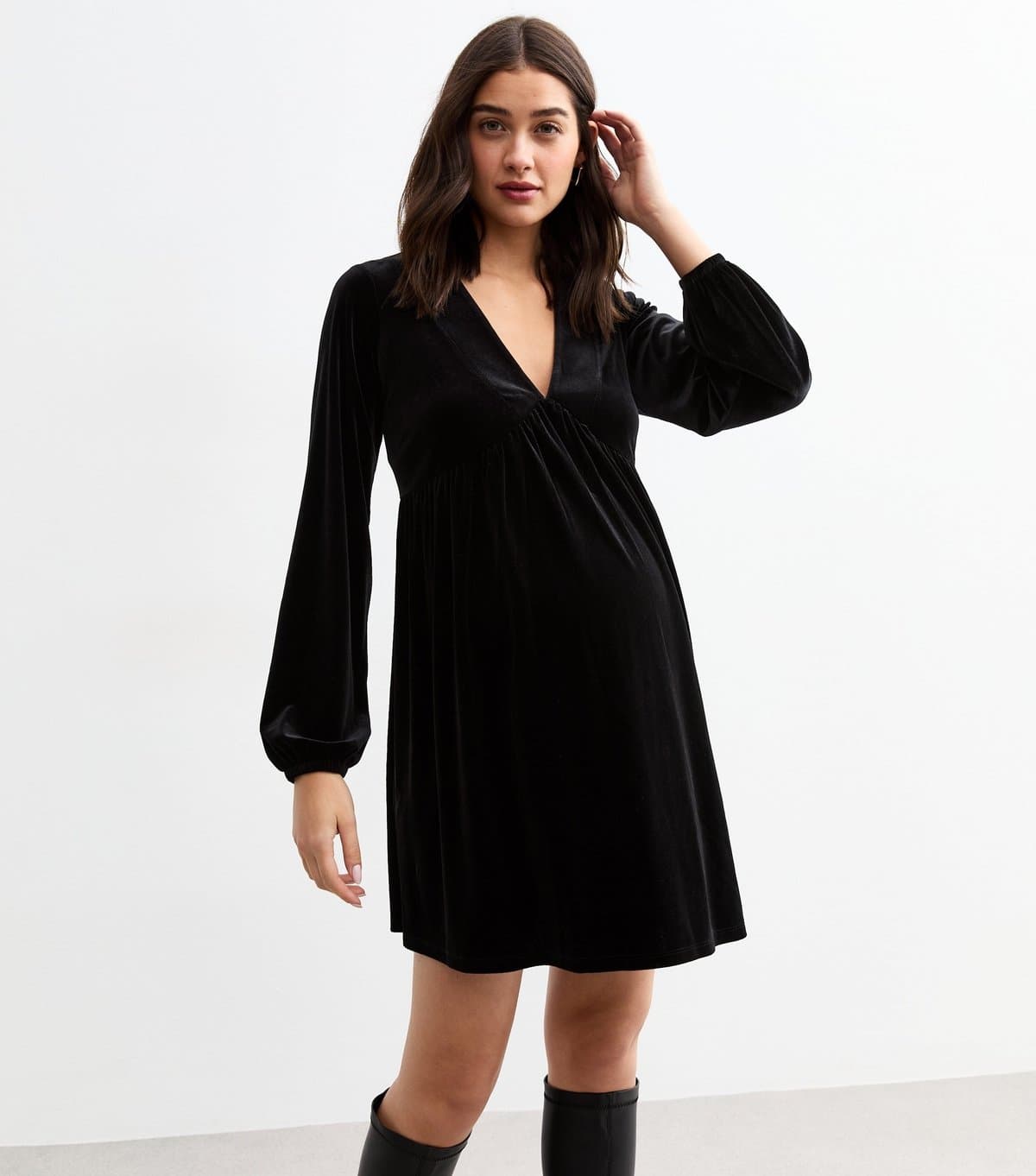 New Look Women's Maternity Black Velvet V-Neck Mini Smock Dress New Look