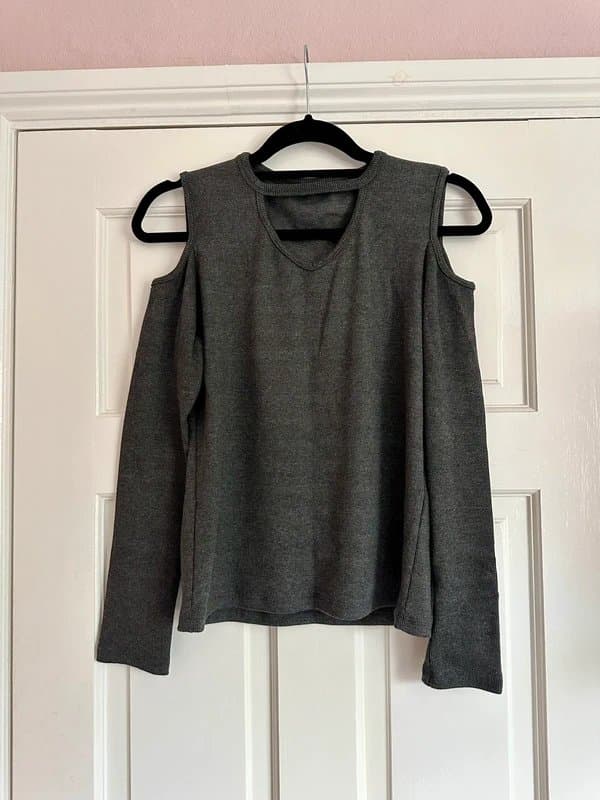 Urban Outfitters Urban Outfitters Grey Cold Shoulder Knit Top | Y2K Minimalist | Soft Grunge | Stretchy | Size 14
