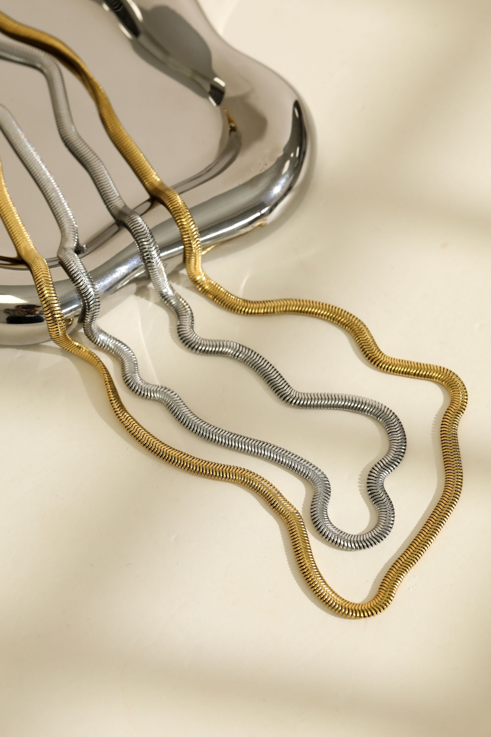 Inicio Inicio Men's Gold Plated Waterproof Snake Chain Necklace - Gift Pouch - 2