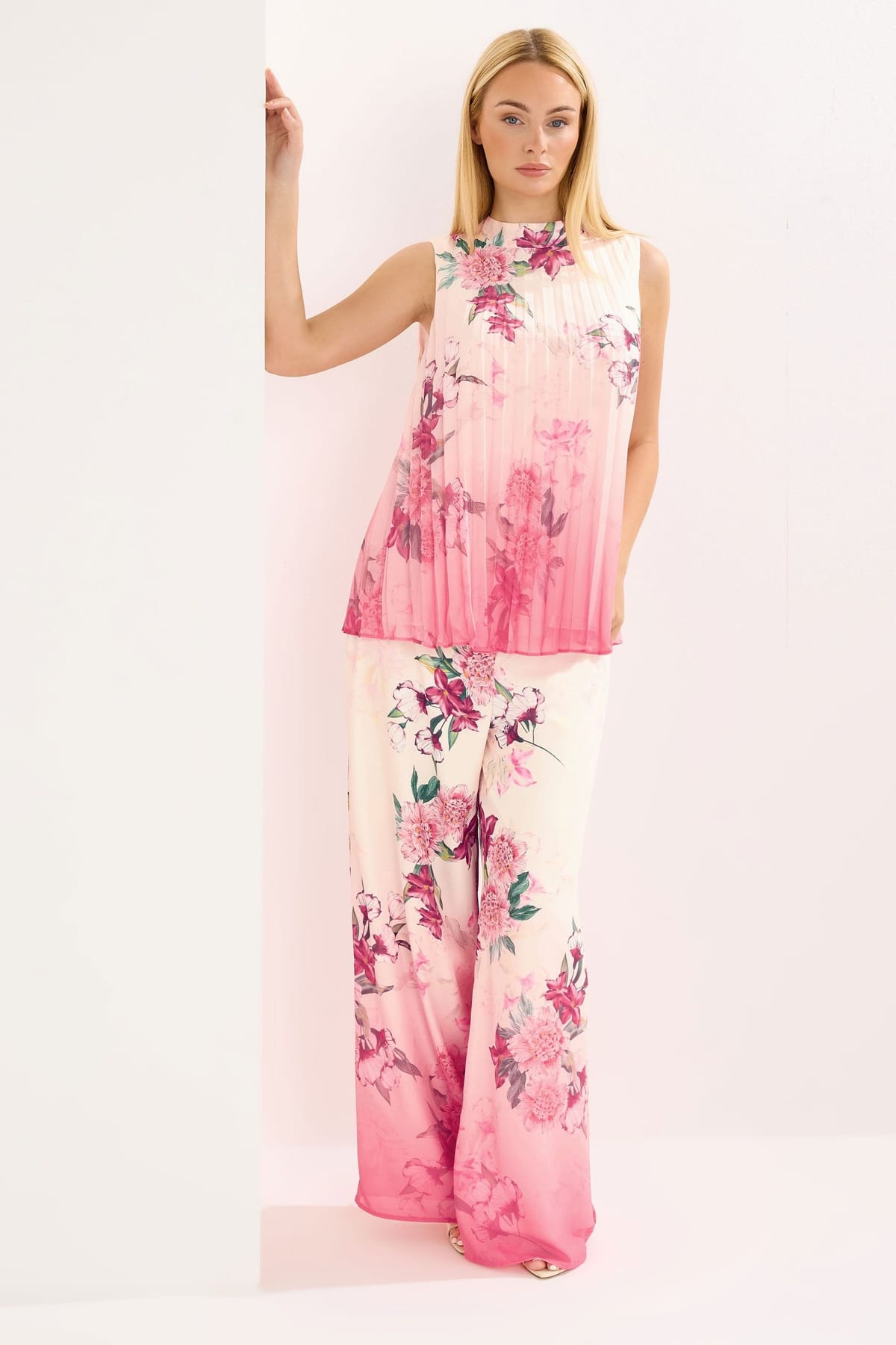 Star By Julien Macdonald Star by Julien Macdonald Women's Floral Wide Leg Trousers in Pink - 1