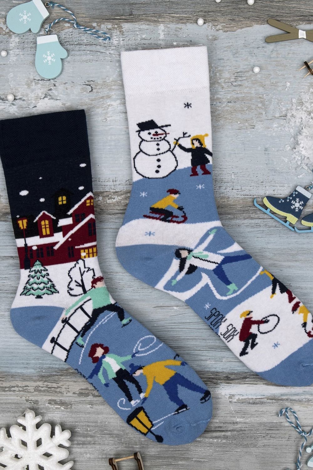 SPOX SOX SPOX SOX Men's 1 Pack Mismatched Novelty Odd Socks - Winter Activities - 2