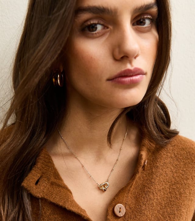 New Look Gold Tone Triple Circle Pendant Necklace New Look - 2