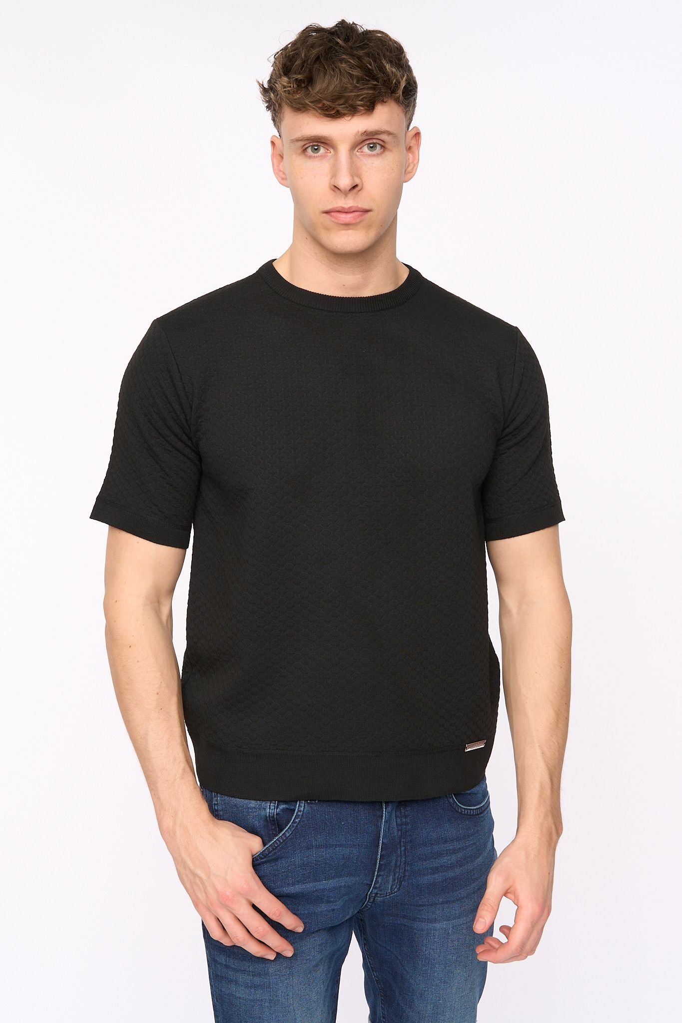 Duck and Cover Duck and Cover Men's Mataso Structured Knitted T-Shirt with Metal Badge in Black - 3