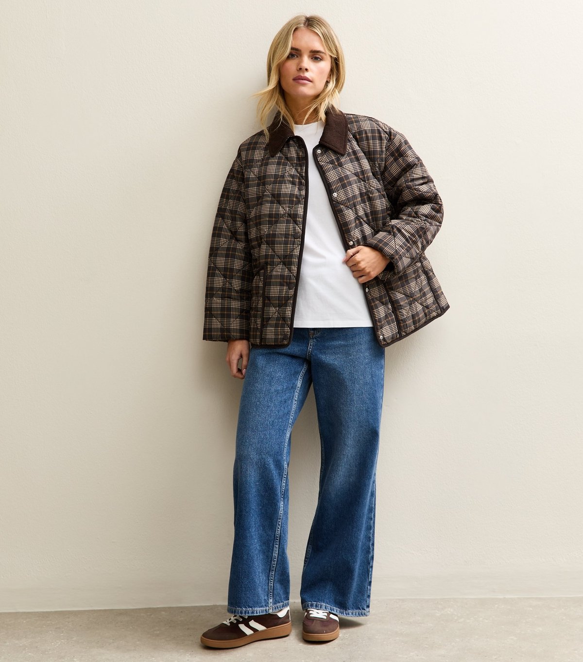 New Look Women's Petite White Relaxed Crew Neck T-Shirt New Look - 2