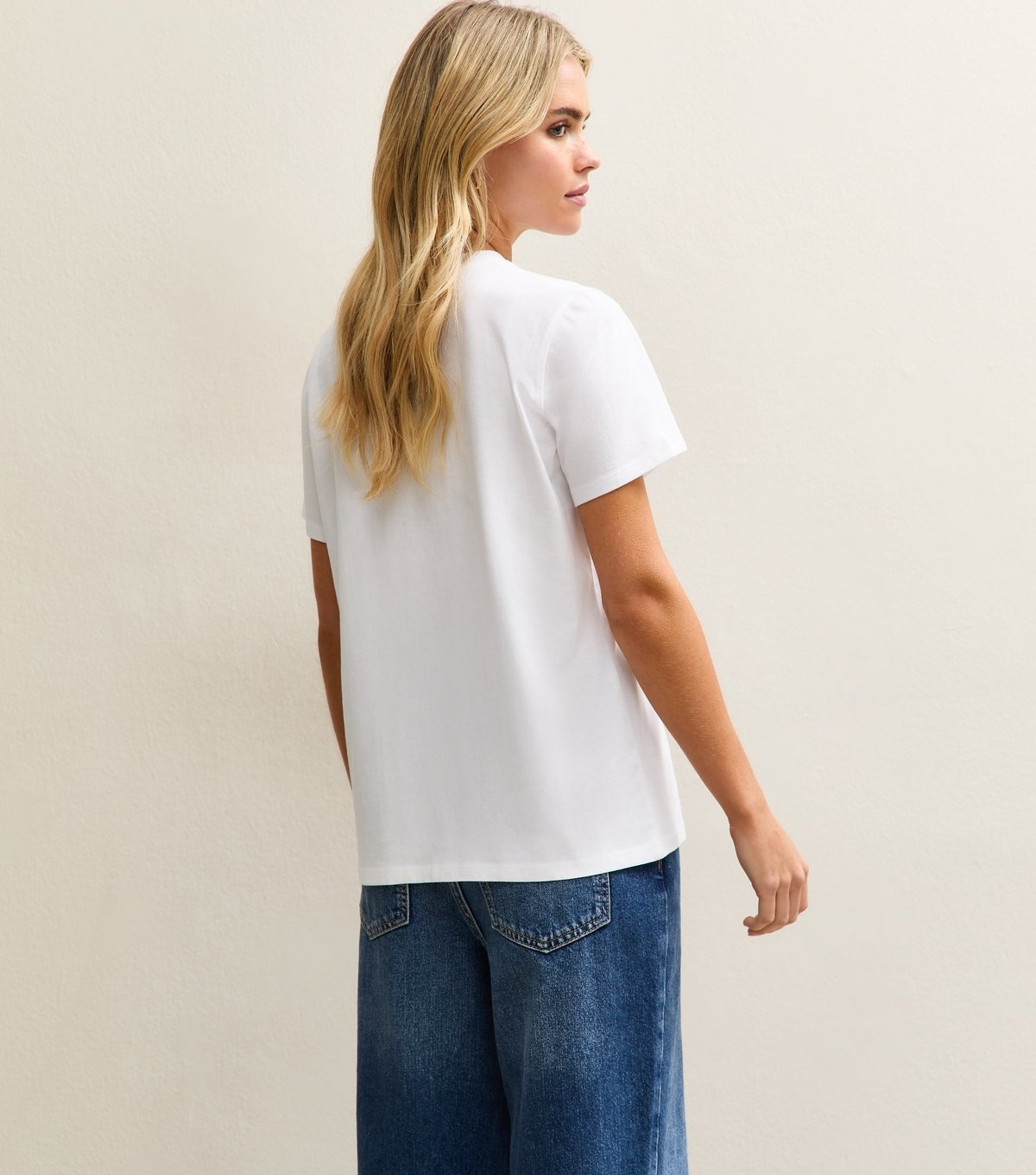 New Look Women's Petite White Relaxed Crew Neck T-Shirt New Look - 4