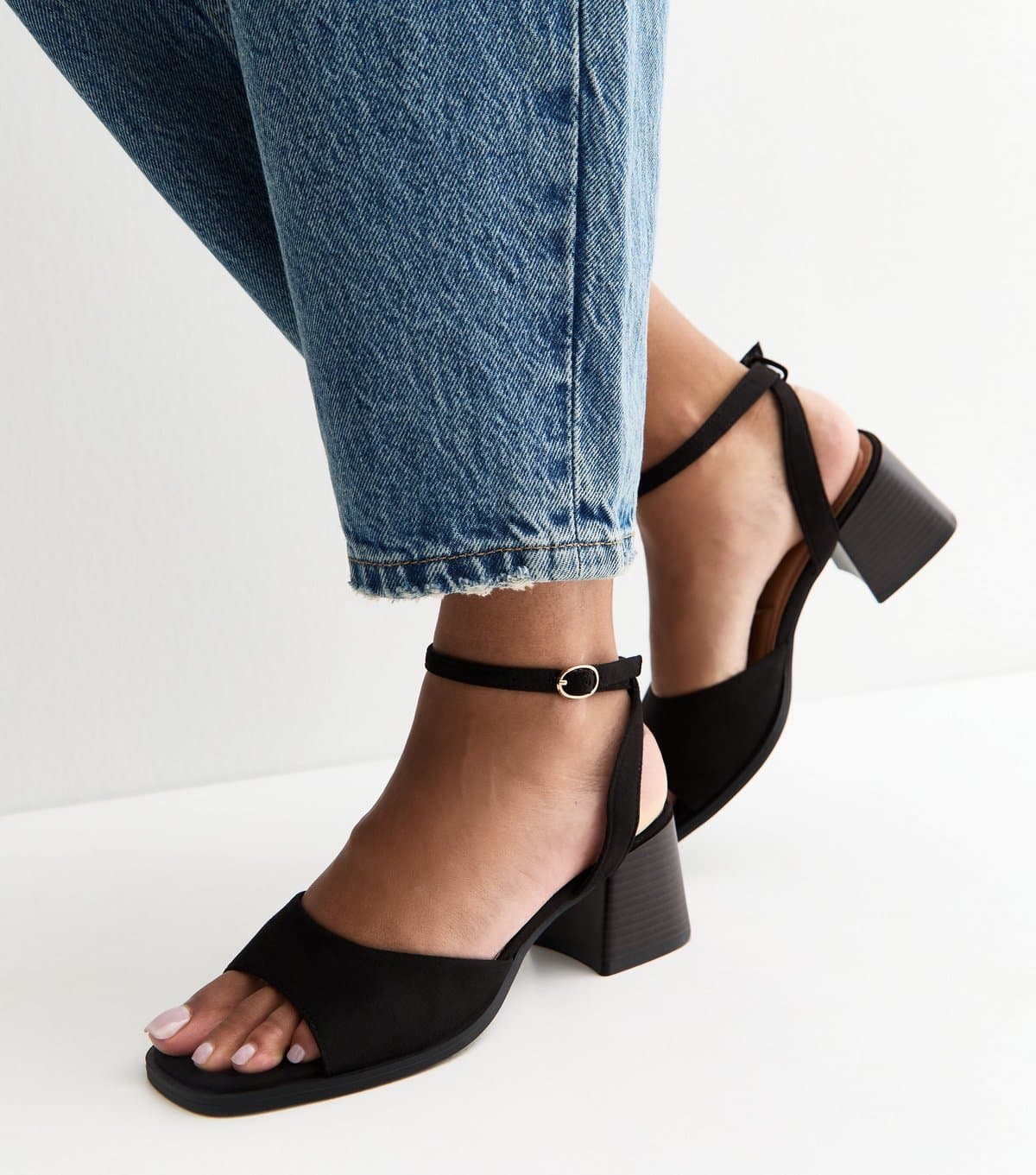 New Look Women's Black Faux Suede Curved Front Block Heel Sandals Vegan New Look