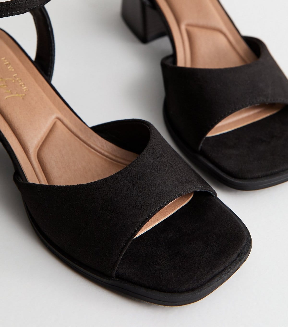 New Look Women's Black Faux Suede Curved Front Block Heel Sandals Vegan New Look - 4