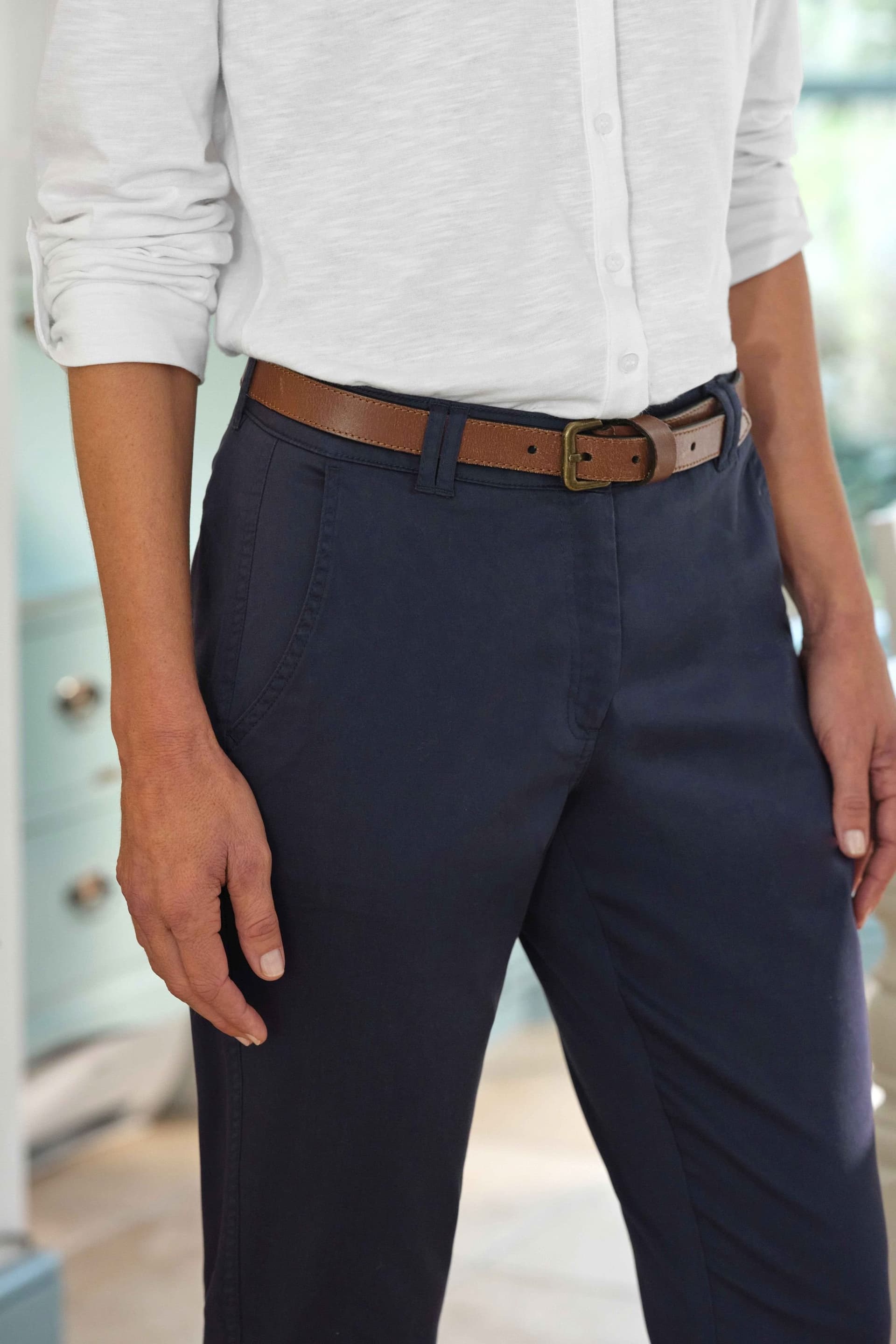 WoolOvers WoolOvers Women's Cotton Relaxed Trousers in Navy