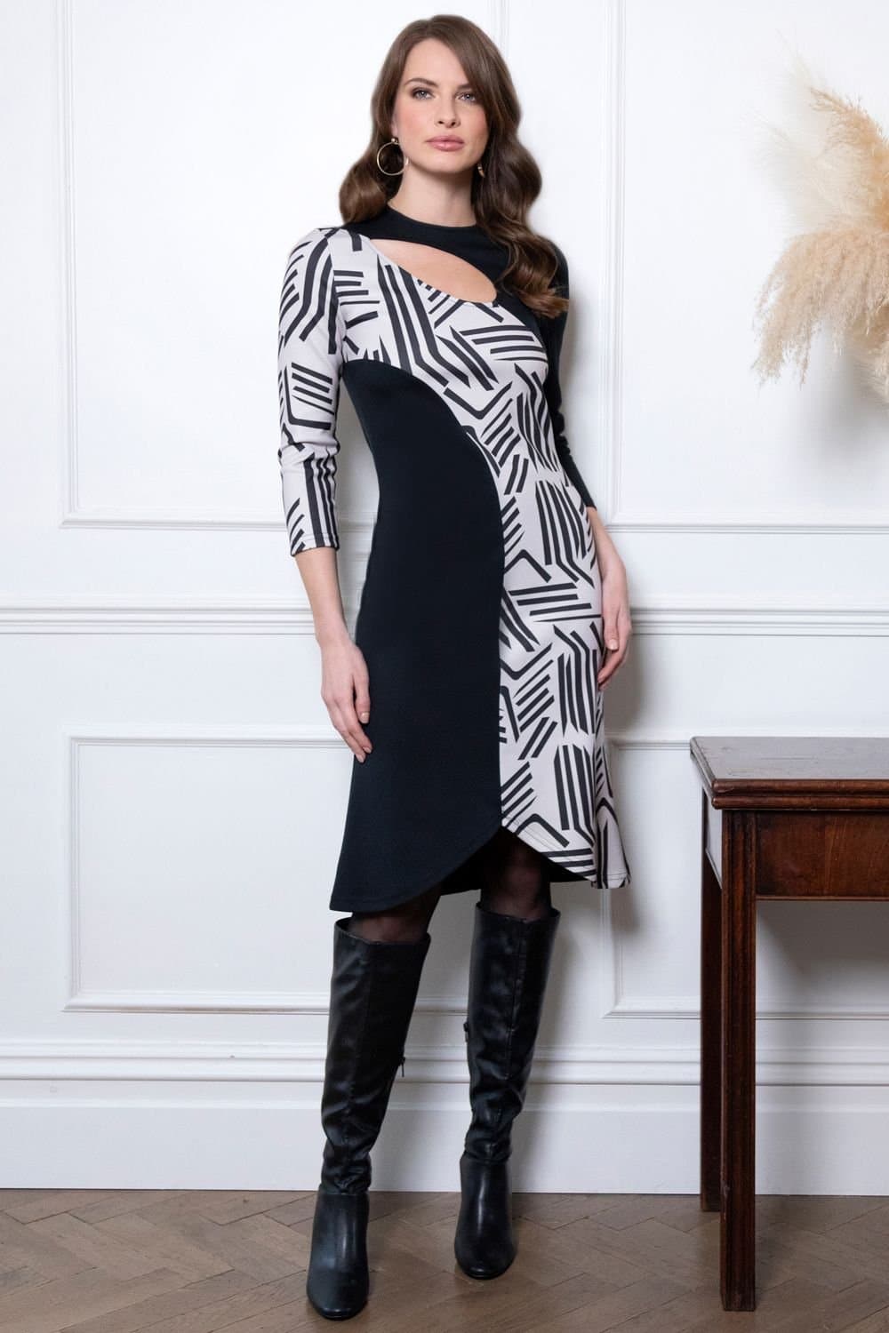Hot Squash Hot Squash Women's Asymmetric Keyhole Dress in Black
