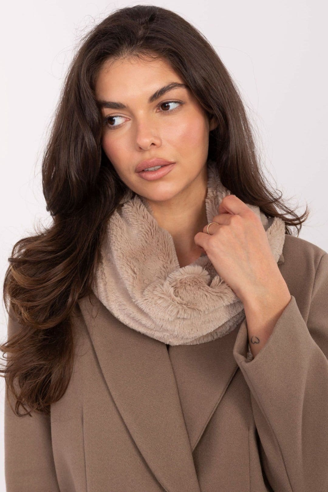 Love Lace Love Lace Women's Soft Fluffy Fur Infinity Scarf Neck Warmer for Winter Comfort in Beige - 4