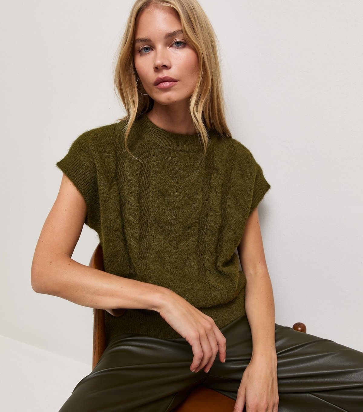 New Look Women's Dark Khaki Cable Knit Oversized Tabard Vest New Look