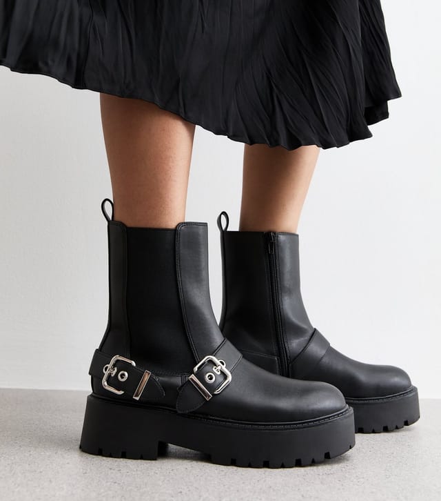 New Look Women's Black Leather Look Buckle Detail Chunky Boots Vegan New Look - 2