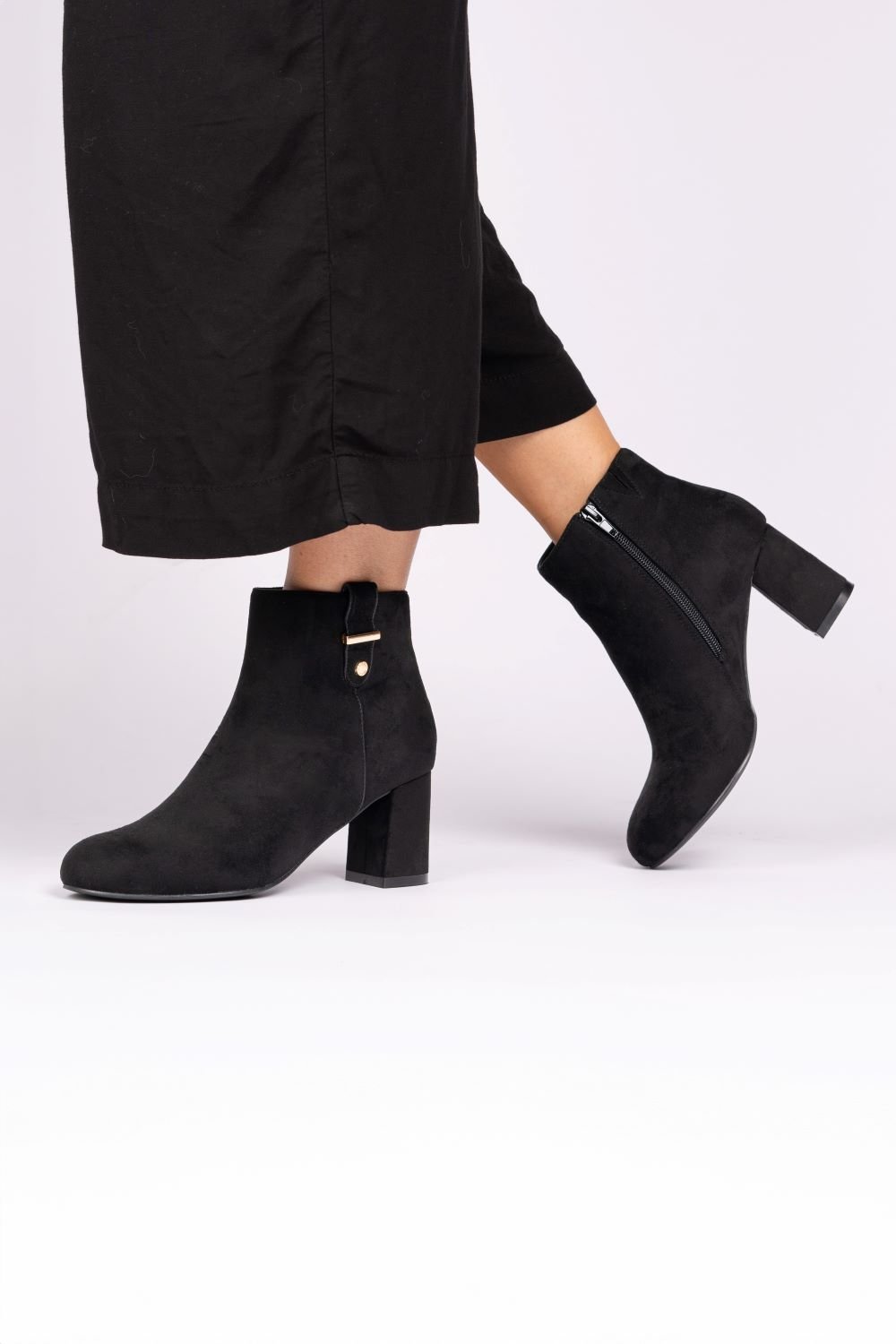 Paradox London Paradox London Women's Billie' Micro Suede Wide Fit Mid Block Heel Ankle Boot in Black - 4