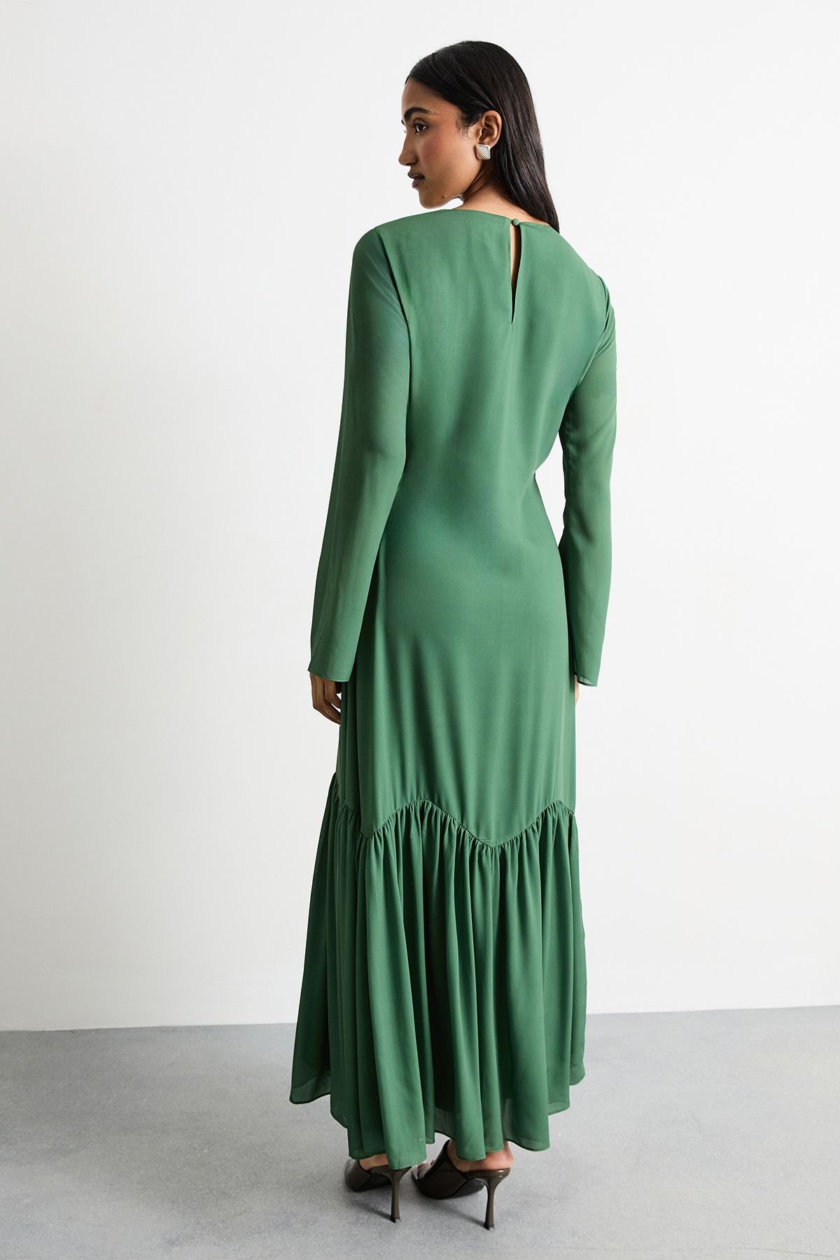 Warehouse Warehouse Women's Chiffon Placement Print Midaxi Dress in Dark Green - 3