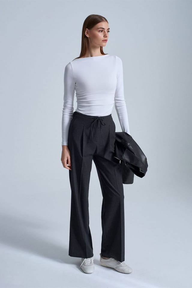 Dilvin Dilvin Women's Wide-Leg Crepe Drawstring Trousers in Charcoal - 2