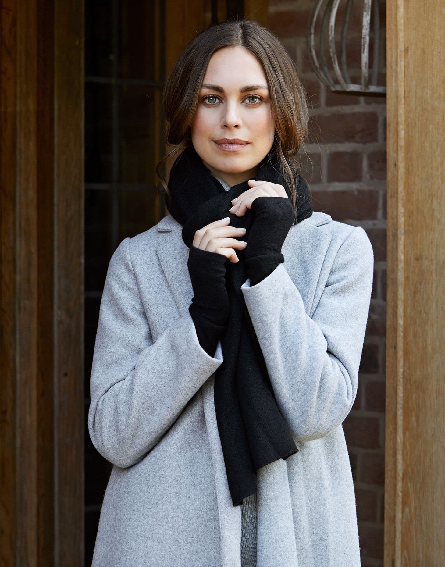 Cove Cove Women's Lucy 4-way Cashmere Poncho in Black