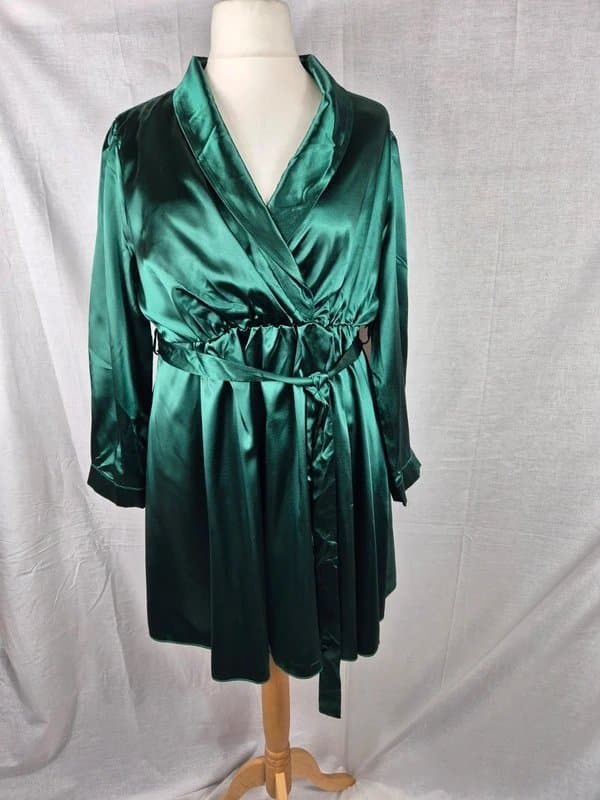 Shein (751) green belted satin dress size 20