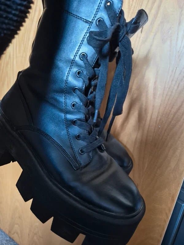 ASOS Design Asos Design - Size 4 Chunky boots with zip