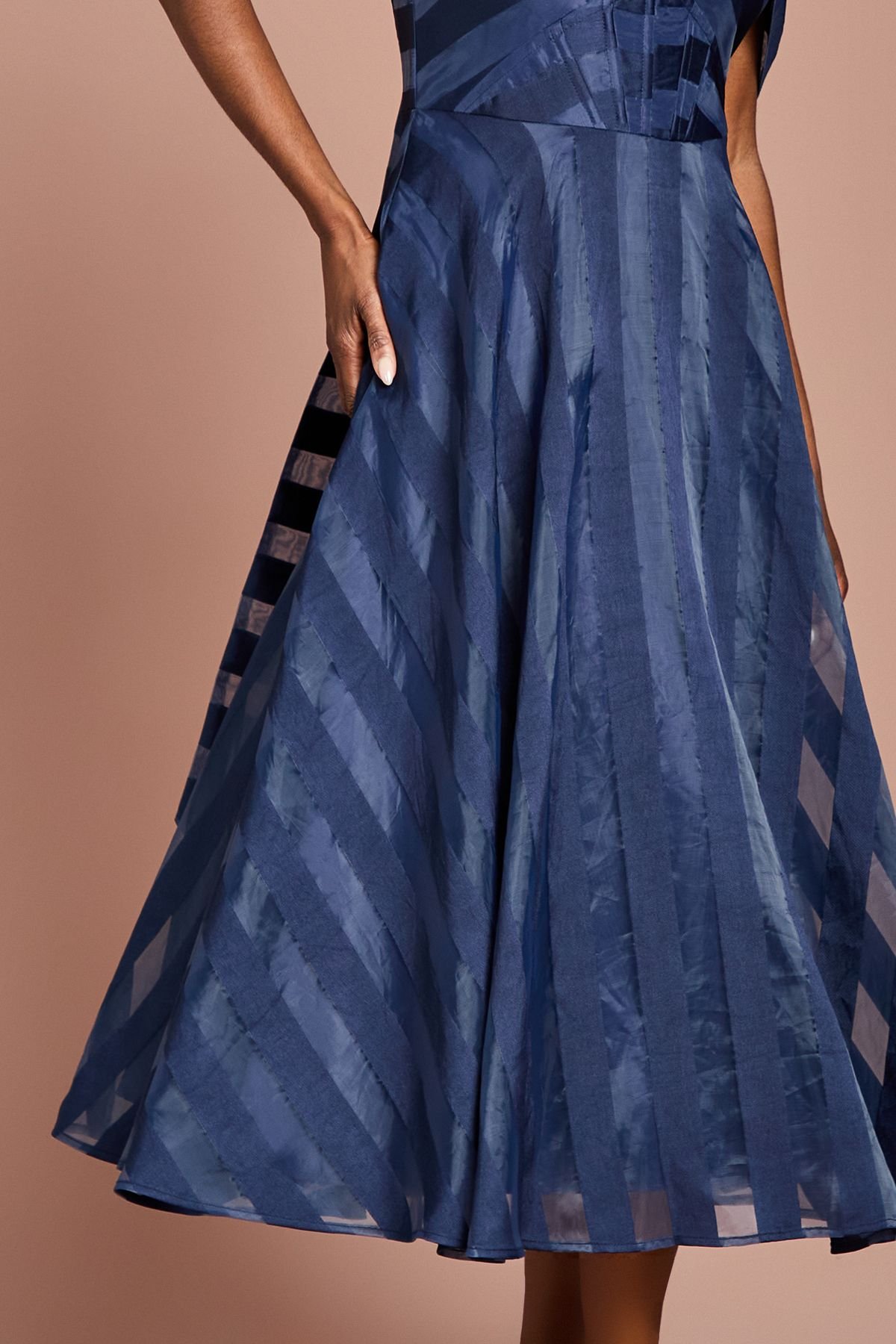 Coast Coast Women's Organza Bardot Midi Dress in Navy - 4