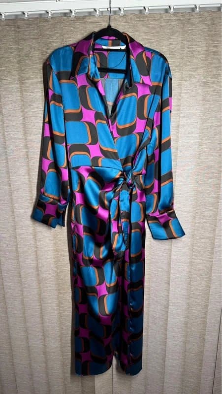 Zara Zara satin wrap midi dress geometric print size M