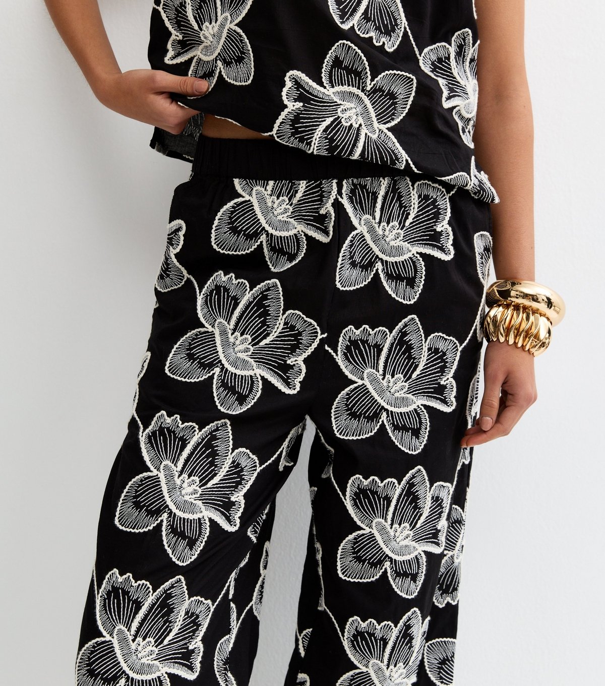 New Look Women's Black Cornelli Embroidered Trousers New Look - 3