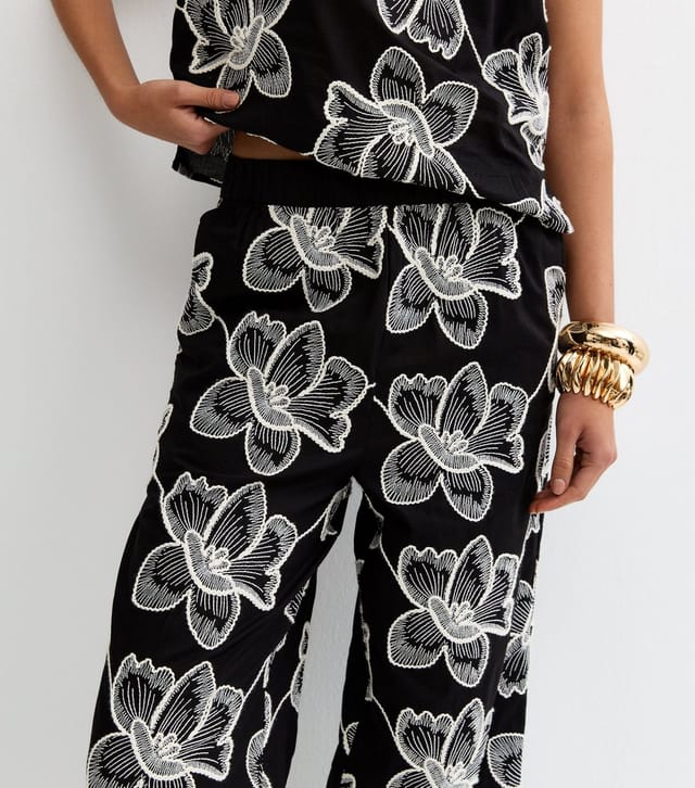 New Look Women's Black Cornelli Embroidered Trousers New Look - 3