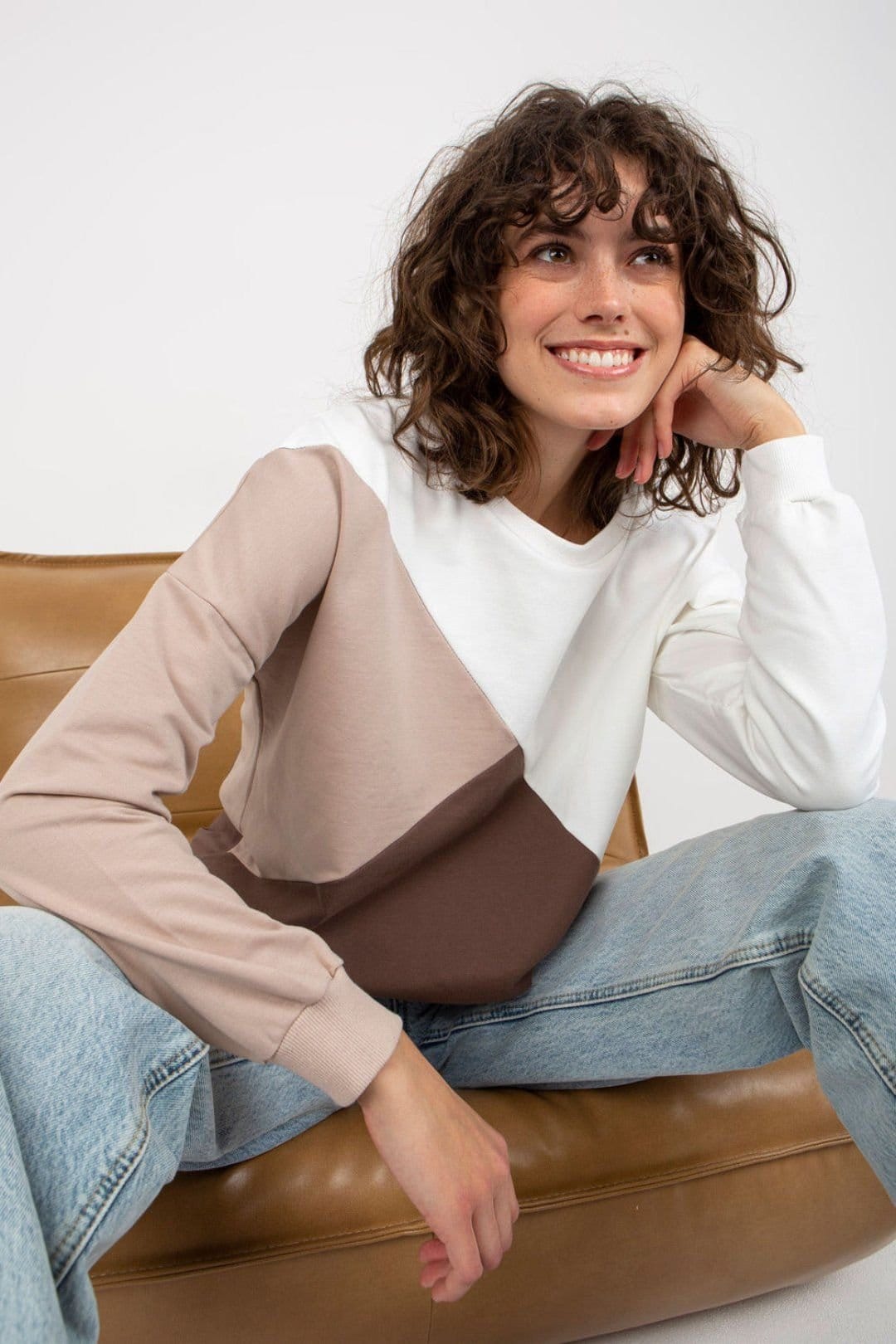 Love Lace Love Lace Women's Tricolor Long Sleeve Round Neck Sweatshirt Style 175192 in Brown - 4