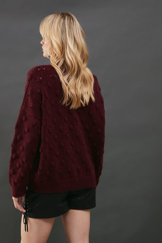 Warehouse Warehouse Women's Bubble Knit Slouchy V Neck Jumper in Wine - 3