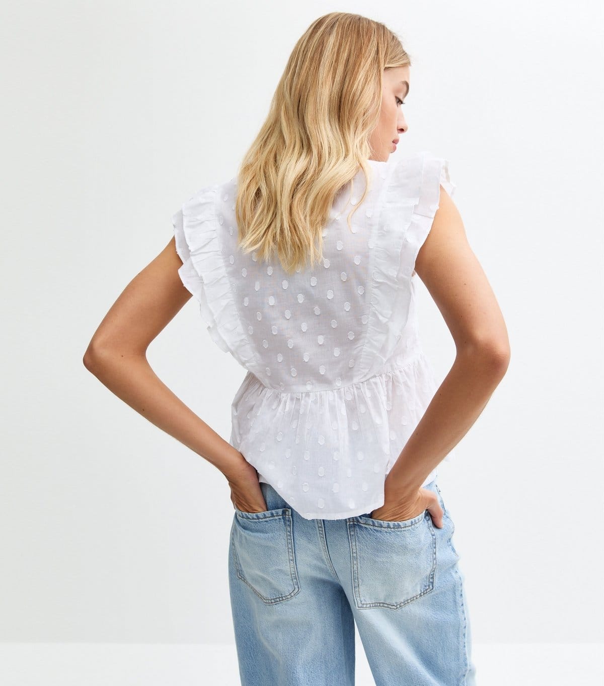 New Look Women's White Frilly Trimmed V-Neck Top New Look - 4