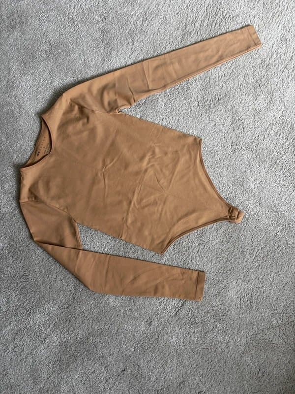 ASOS Design Asos Design camel long sleeve bodysuit – Size M