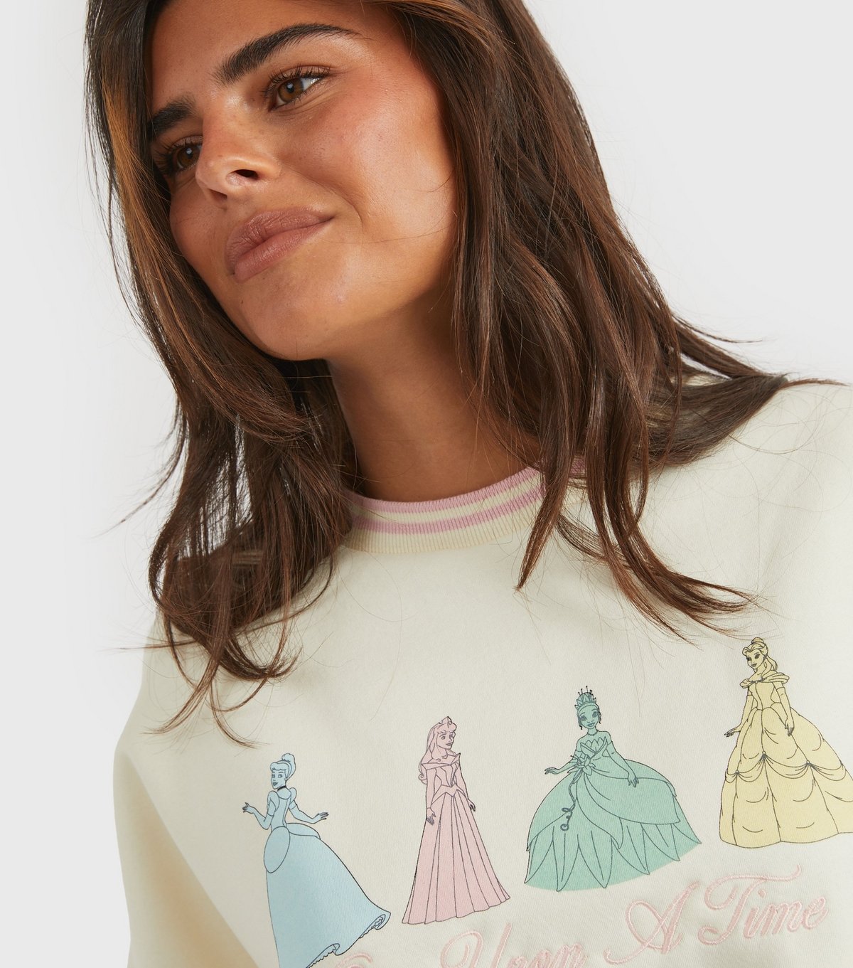 Skinnydip Women's Cream Disney Princess Sweatshirt Skinnydip New Look - 3