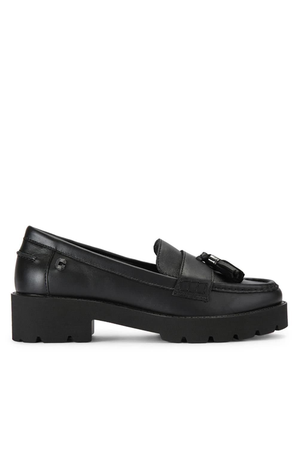 Carvela Carvela Women's 'Snap Chunky Tassel' Leather Flats in Black