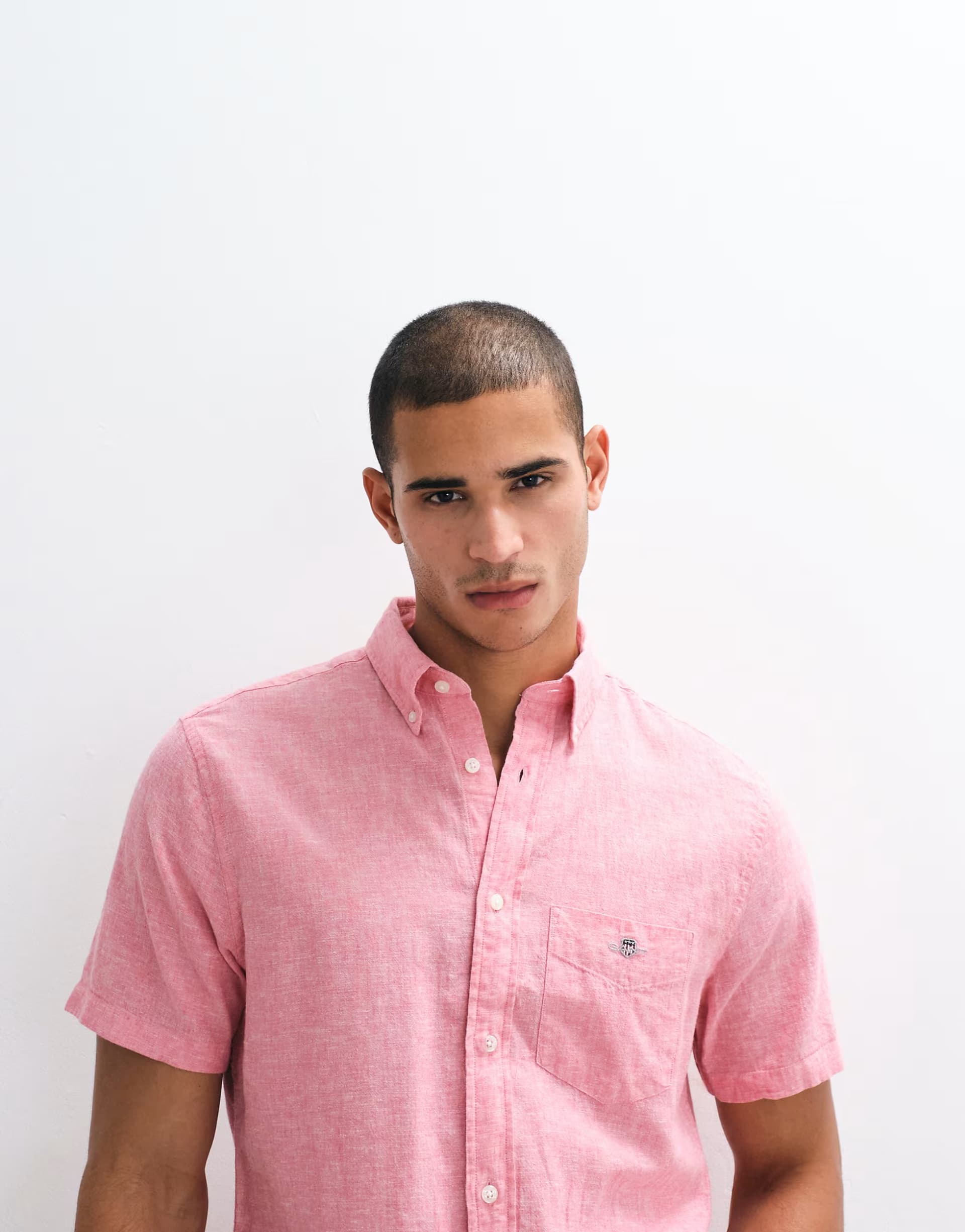 ASOS GANT shield logo short sleeve linen cotton shirt in pink