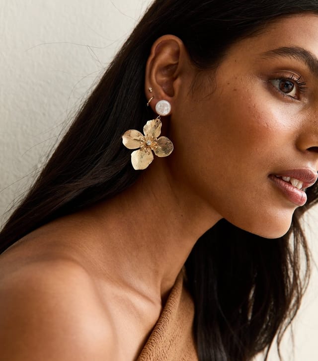 New Look Gold-Tone Pearl Flower Drop Earrings New Look - 2