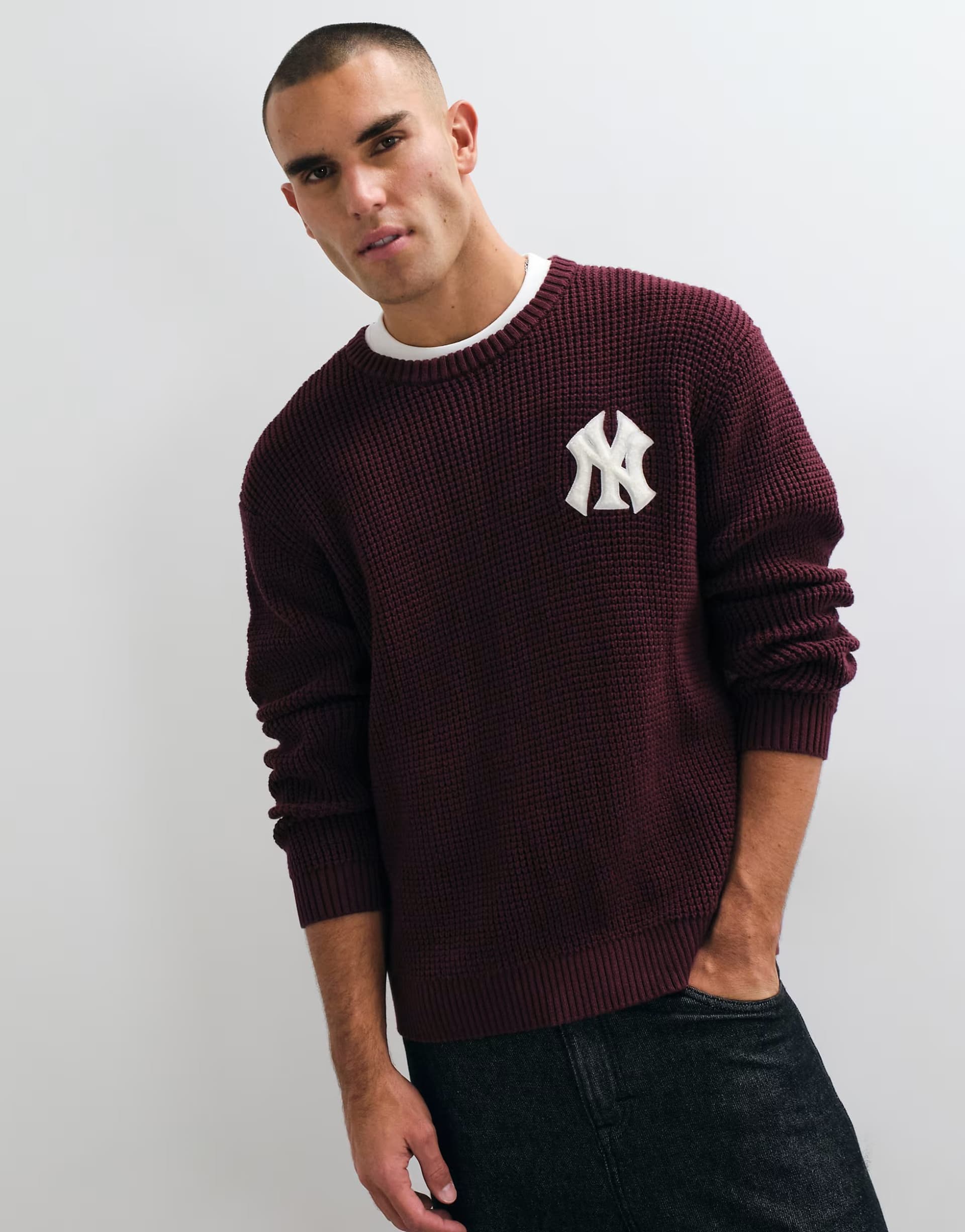 ASOS New Era NY Yankees logo MLB knitted waffle crewneck jumper in burgundy