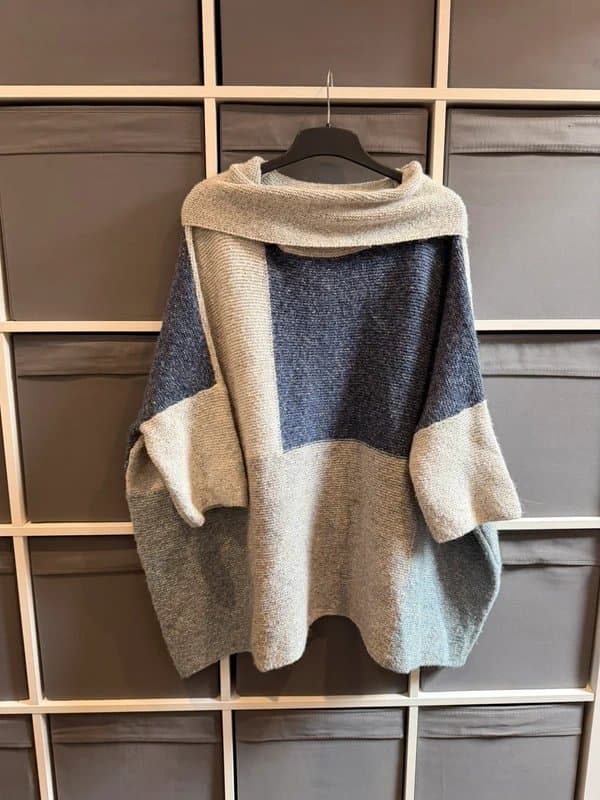 Papaya Z104L) Papaya size medium/large grey and blue knitted jumper